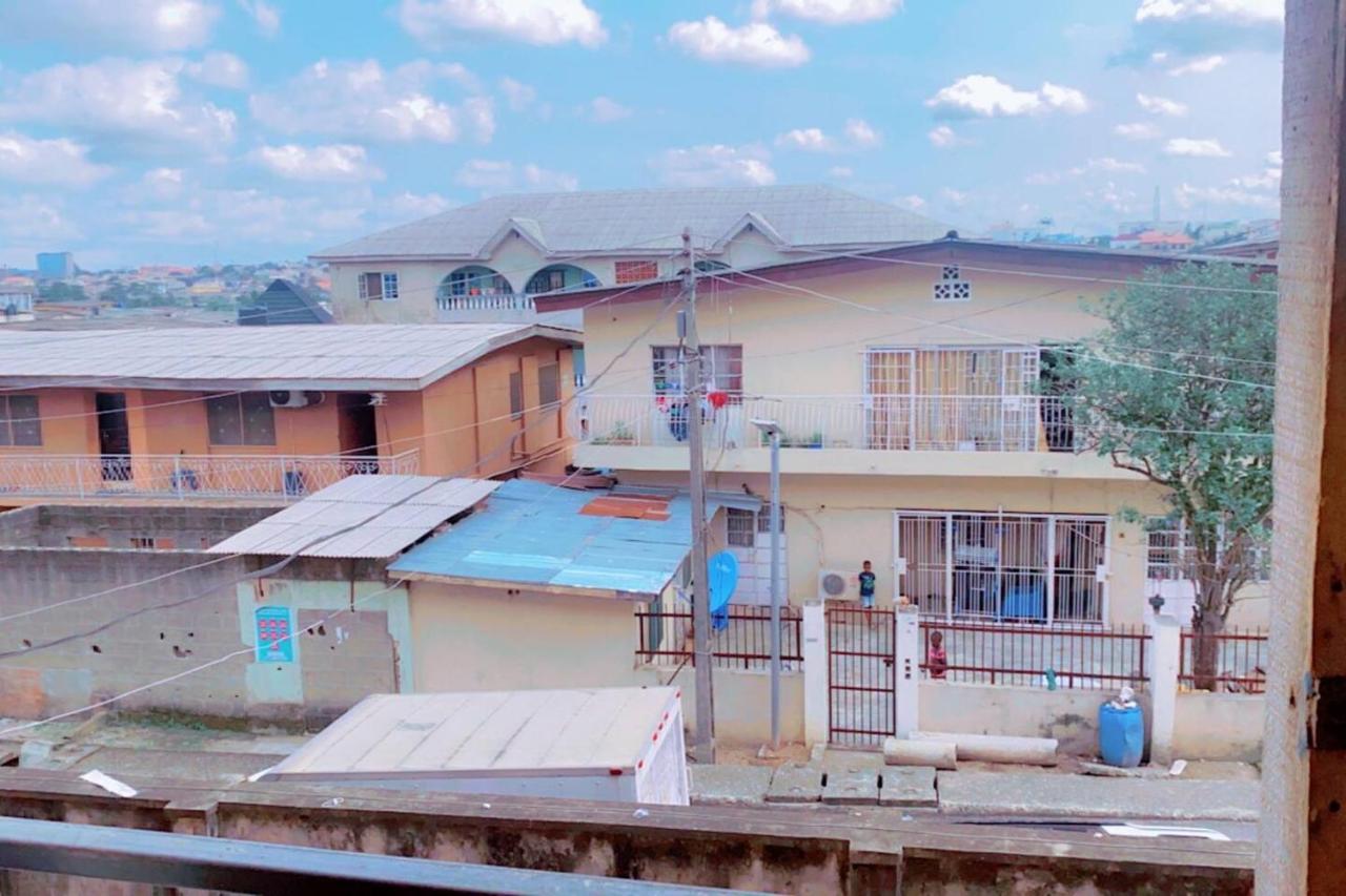 Maleeks Apartment Ikeja "Shared 2Bedroom Apt, Individual Private Rooms And Baths" Lagos Exteriör bild